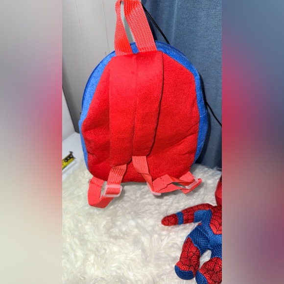 Marvel Spider-Man Plush Backpack & Plushy Stuffy - Picture 7 of 14